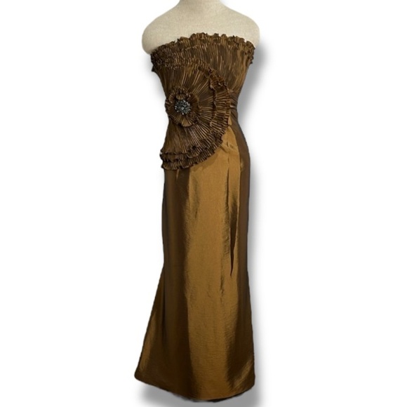 Daymor Couture Women's 20 Elegant Strapless Dress Bronze Gold Metallic Pleated - Picture 1 of 14